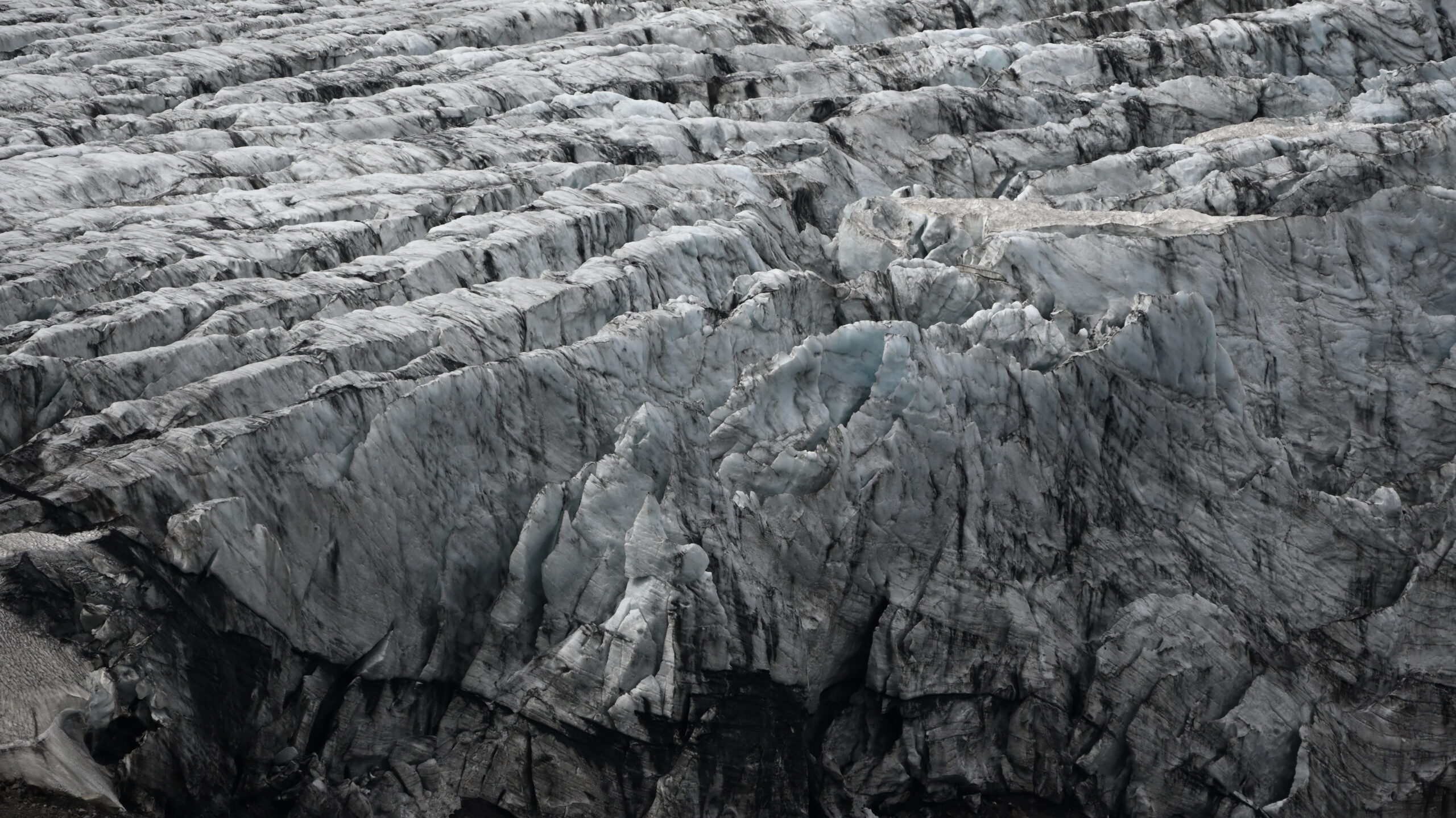 Mehr über den Artikel erfahren Die Schlucht entlang an den Gletscher